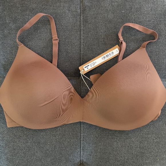 SKIMS wireless push up plunge 36C - Picture 1 of 2